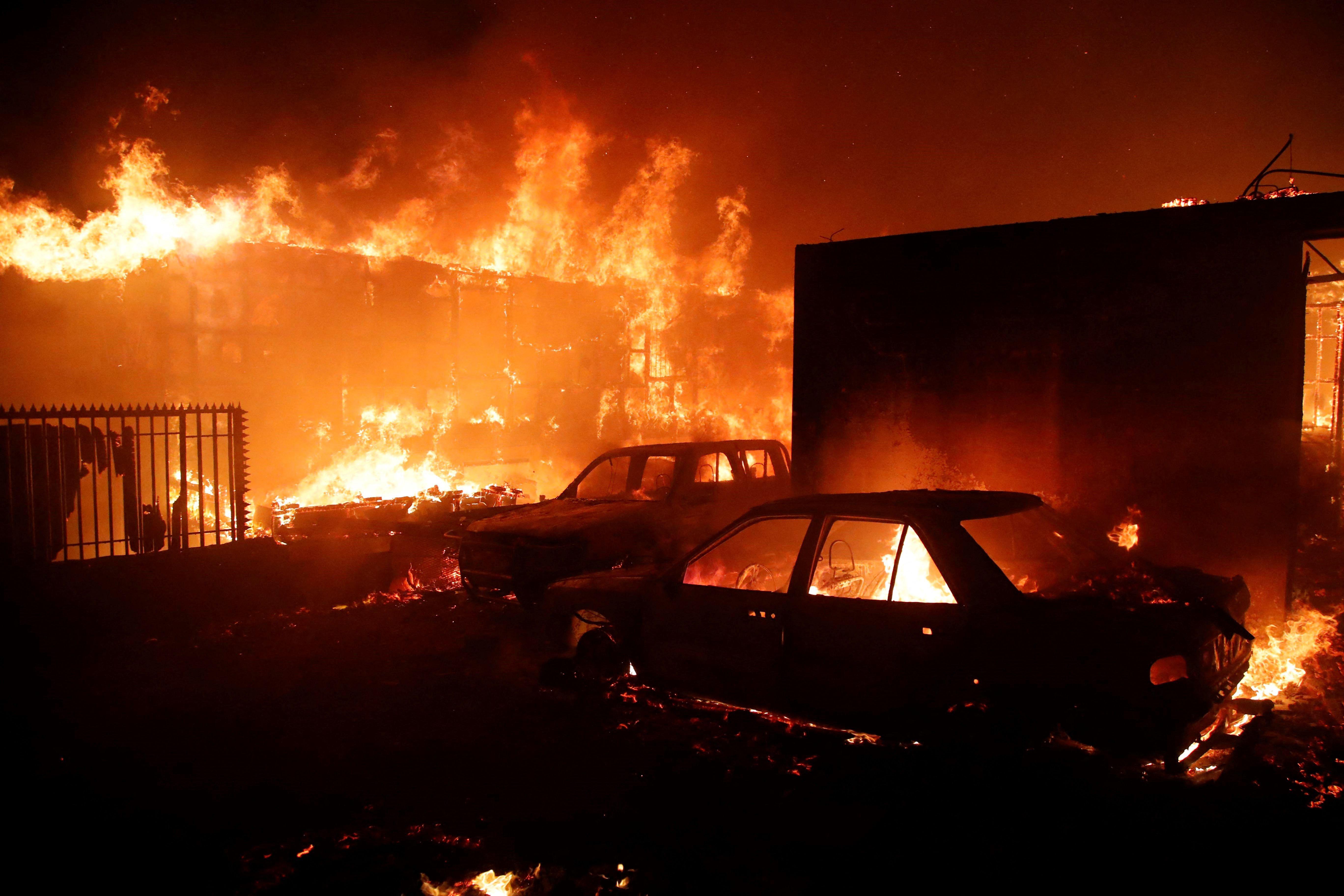 Il Cile devastato dagli incendi: 51 vittime