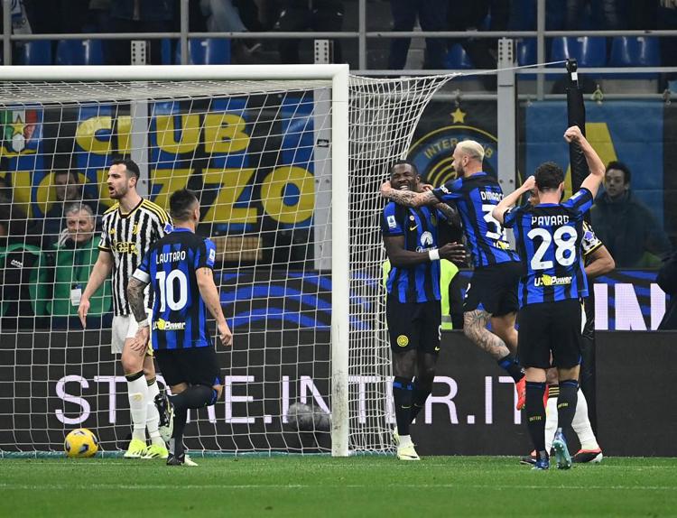L'esultanza dell'Inter dopo il gol