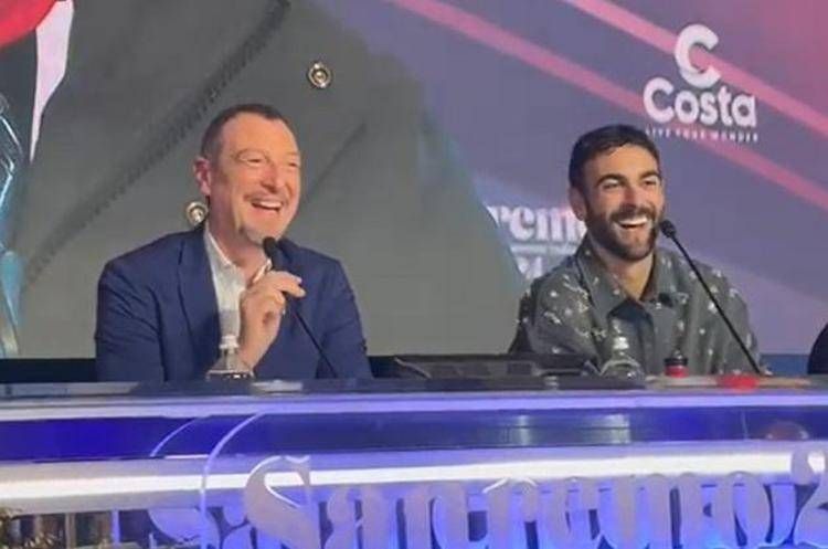 Amadeus e Marco Mengoni in conferenza stampa a Sanremo