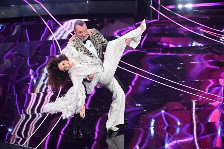 Teresa Mannino e Amadeus a Sanremo 2024 - Fotogramma /Ipa