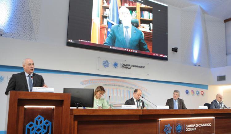 Nella foto, da sinistra: Klaus Algieri, Erminia Giorno, Giuseppe Busia (in collegamento), Raffaele Tuccillo, Mauro Orefice, Francesco Fimmanò
