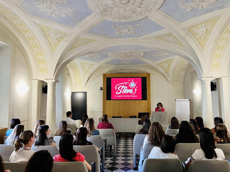 Università: Sant'Anna di Pisa, selezionate 75 studentesse di merito per orientamento Stem
