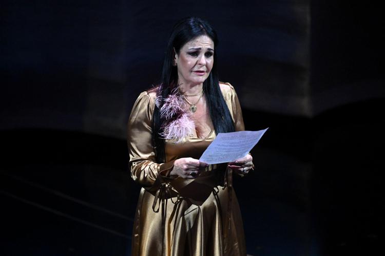 Daniela Di Maggio sul palco di Sanremo (Fotogramma)