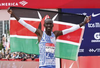Kelvin Kiptum, the marathon king killed in a car accident, has died