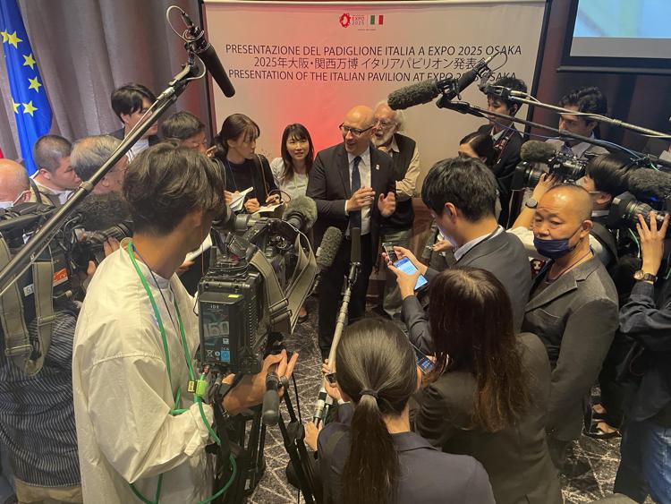 L'ambasciatore Vattani alla presentazione del  padiglione Italia all'Expo Osaka 2025