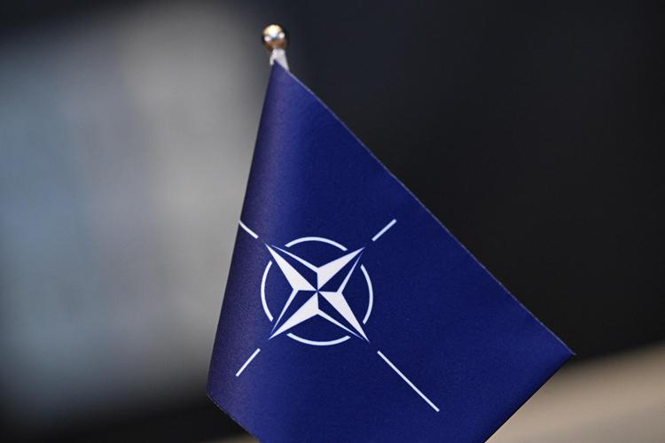 Bandiera Nato - Afp