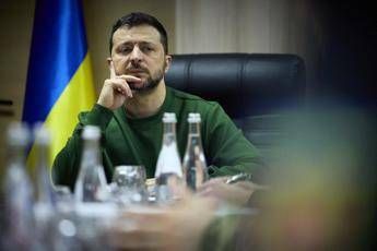 Ucraina, Zelensky pressa la Nato: 