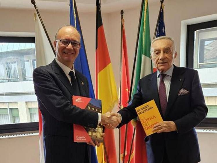 Il ministro dell'Istruzione e del Merito Giuseppe Valditara e l'editore dell'Adnkronos Giuseppe Marra. Foto Adnkronos