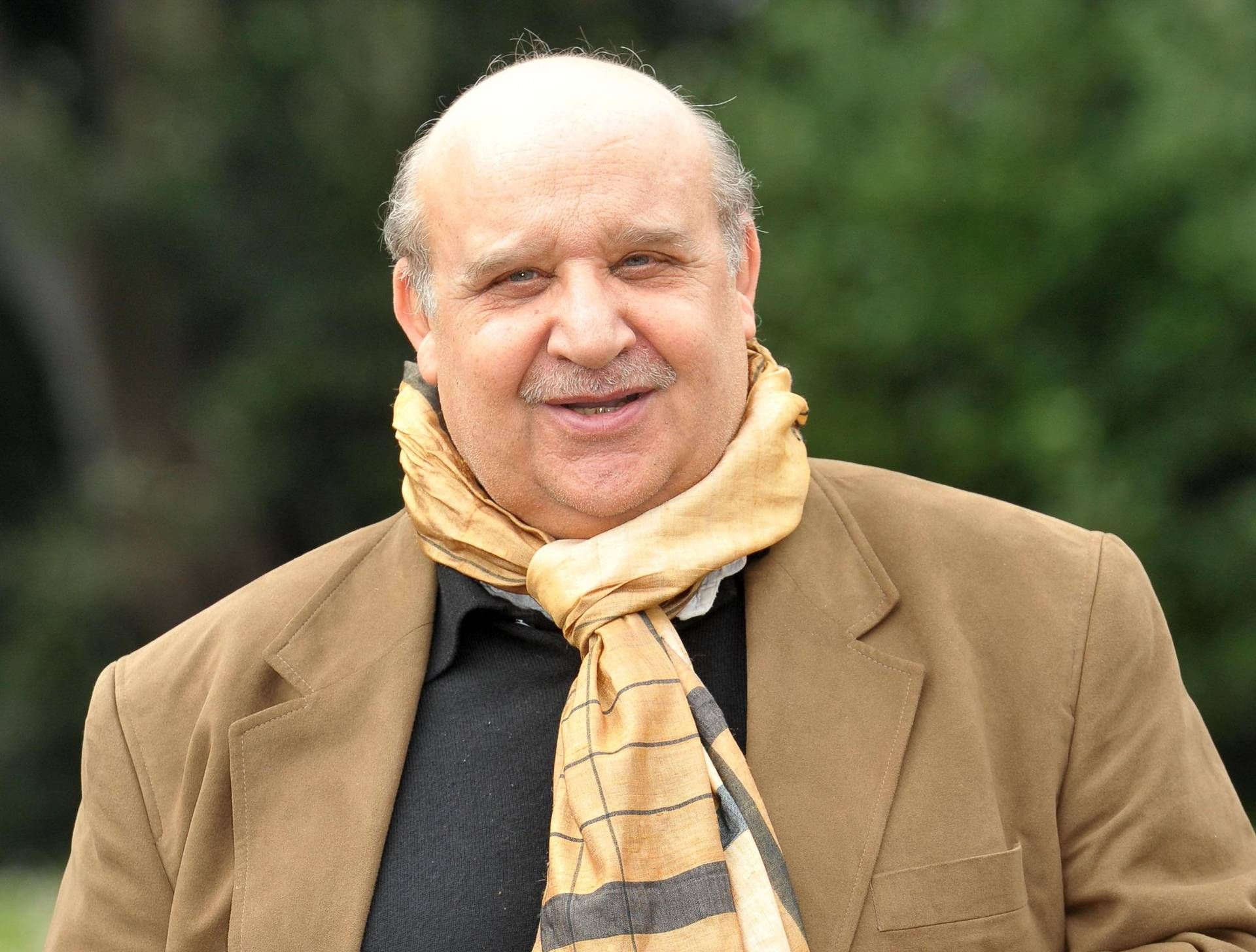 Morto Luis Molteni, l'attore era considerato il Danny DeVito italiano:  aveva 73 anni