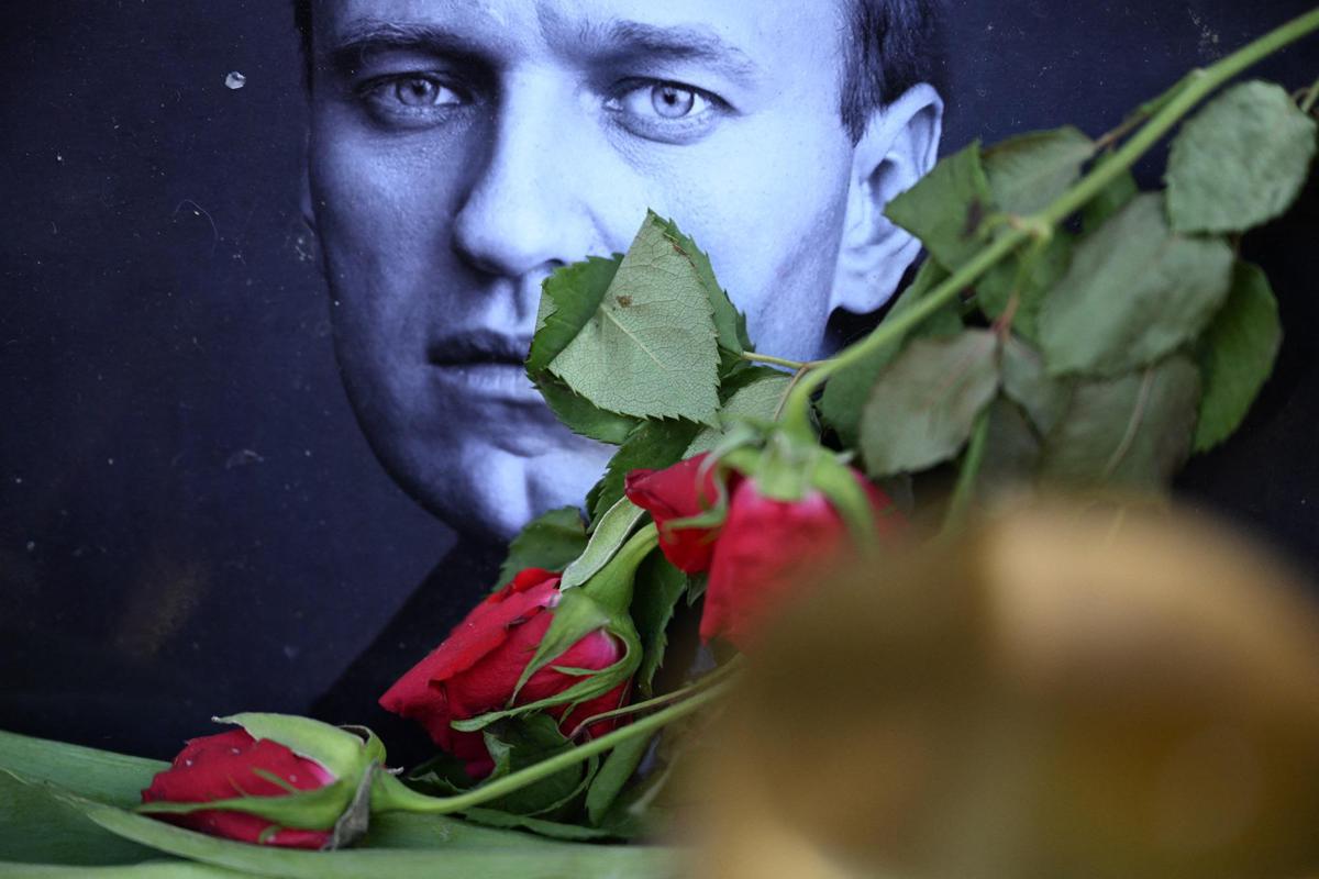 Funerali di Alexey Navalny a Mosca: tensioni e sorveglianza