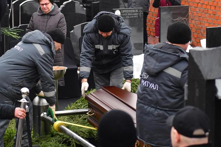 Italy's charge d'affaires lays flowers at late Russian opposition leader Navalny's grave