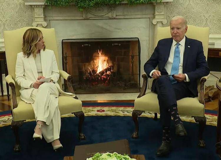 Israele-Hamas, Meloni a Biden: "Italia sostiene mediazione Usa" Israele-Hamas, Meloni a Biden: "Italia sostiene mediazione Usa"