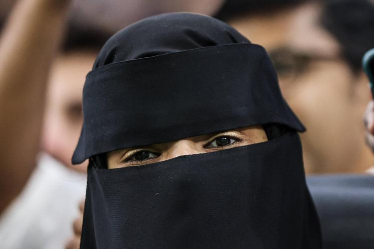 Donna coperta dal niqab - Fotogramma /Ipa
