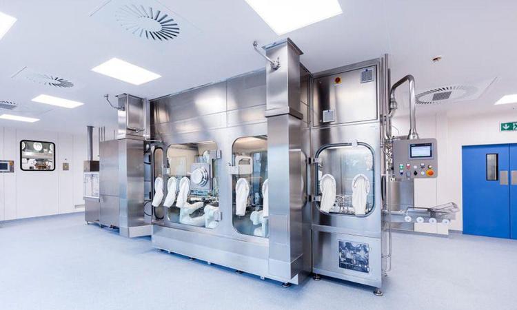 Steriline, applicazioni robotiche nelle linee di riempimento di liquidi per flaconi
