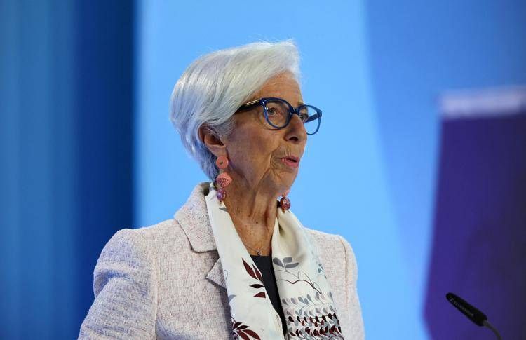 Lagarde avverte: "Da shock dazi, difesa e clima rischi inflazione" Lagarde avverte: "Da shock dazi, difesa e clima rischi inflazione"