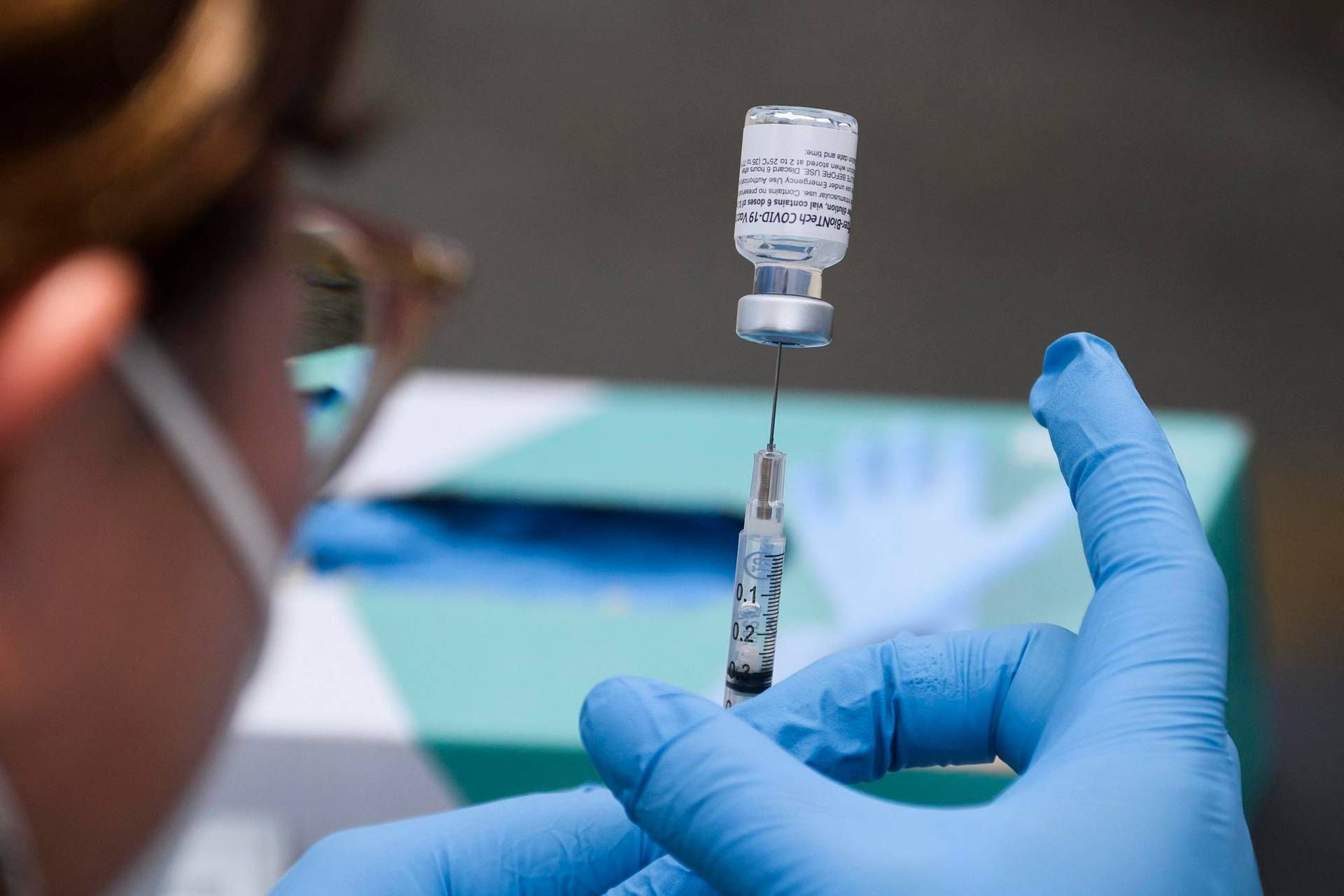 Covid - allarme Oms: Scesa copertura vaccinale sanitari e over 60 - nuova dose dopo 12 mesi