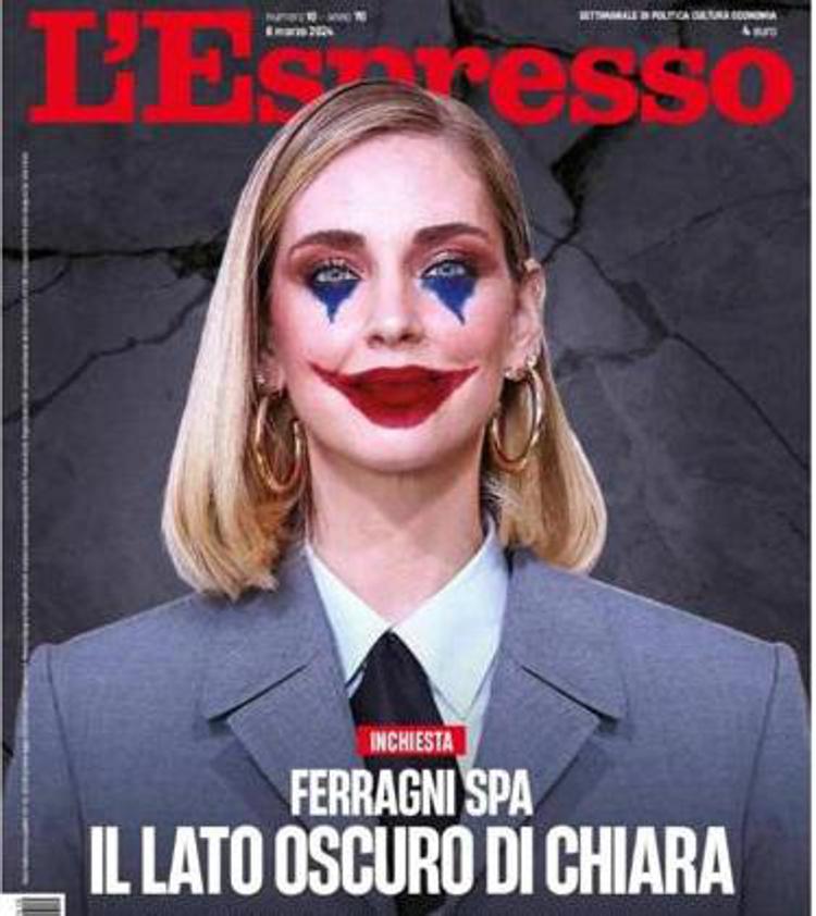 La copertina dell'Espresso con l'influencer Chiara Ferragni truccata da Joker