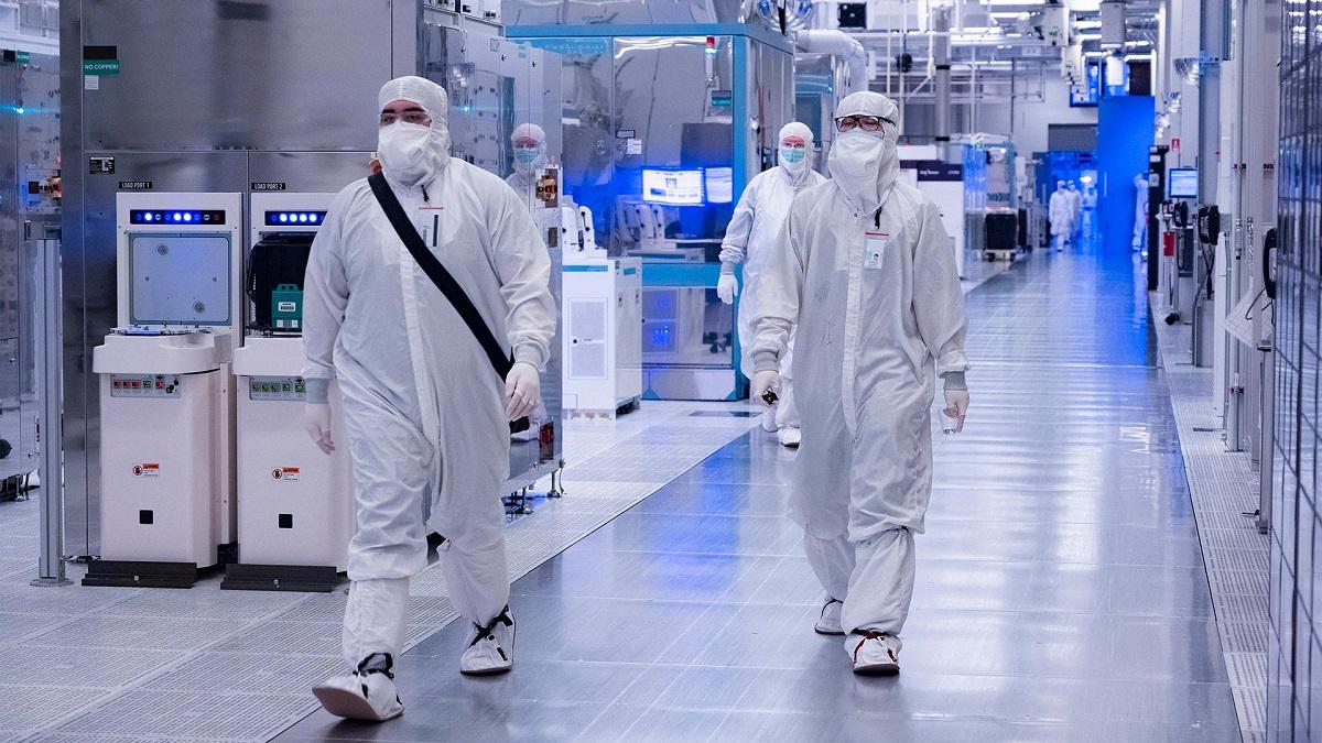 The US government invests 8.5 billion in Intel to produce chips