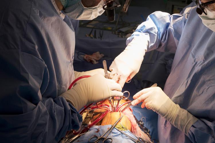 Chirurghi in sala operatoria - Afp