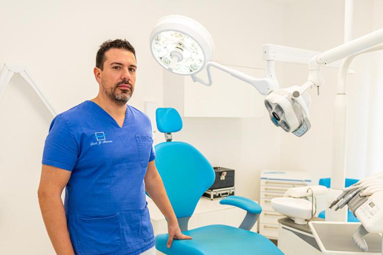 Dottor Yari Basente: “Nuove tecnologie e alta specializzazione, così chi ha subito la perdita di denti trova rimedio rapido e indolore”
