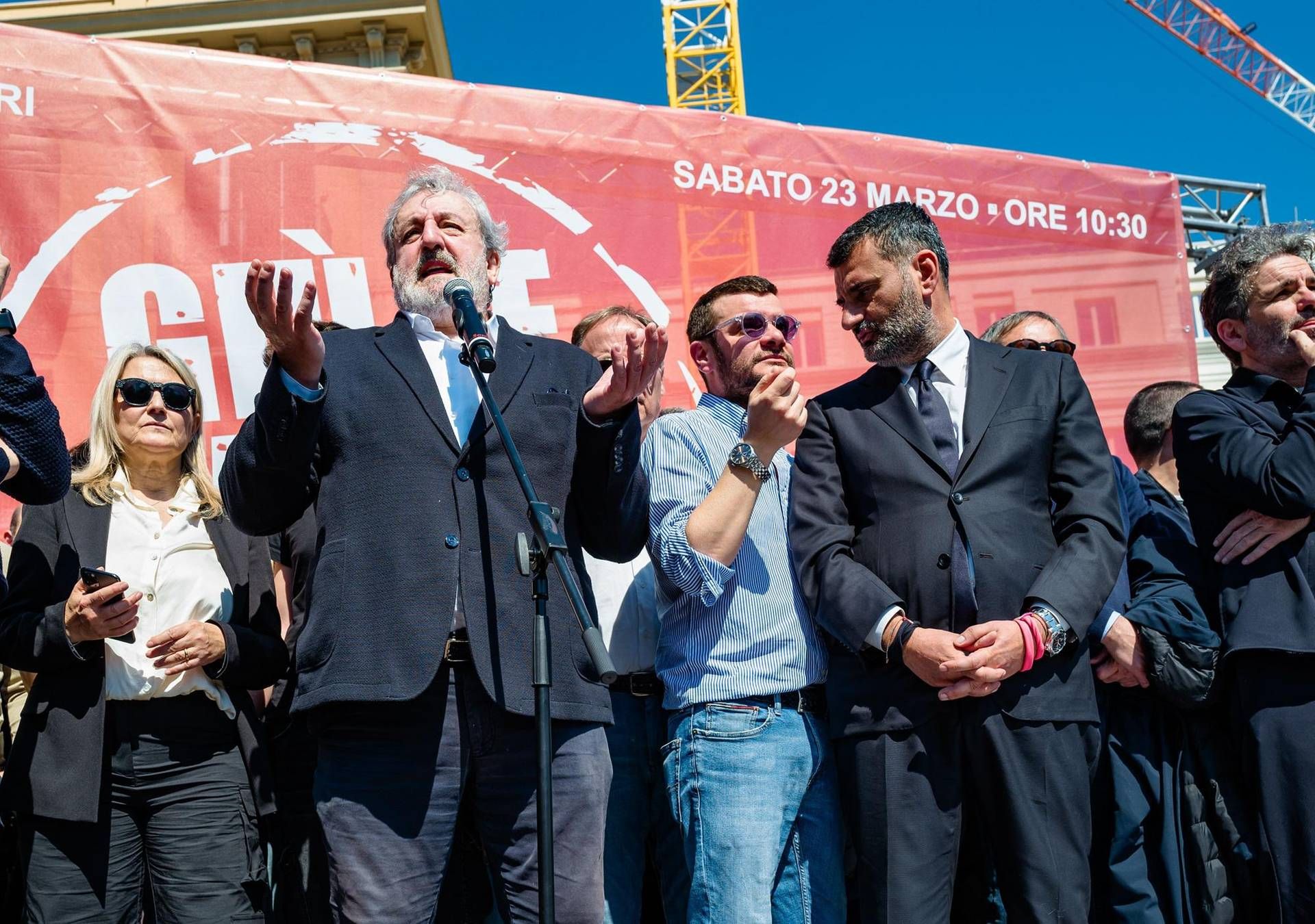 Emiliano, Decaro ve patronun kız kardeşi: Valinin notu