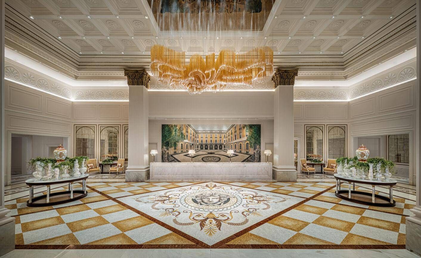 Versace Asya'daki ilk lüks otelini Makao'da açtı