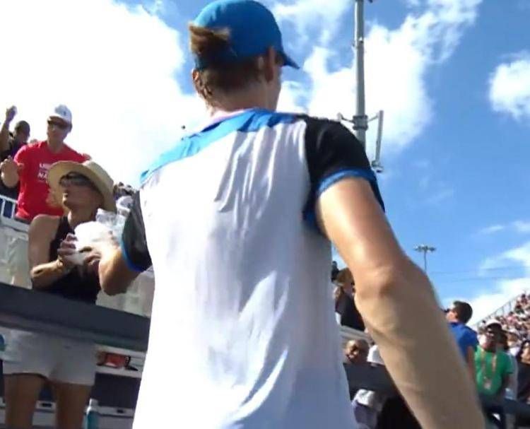 Sinner e il ghiaccio per lo spettatore