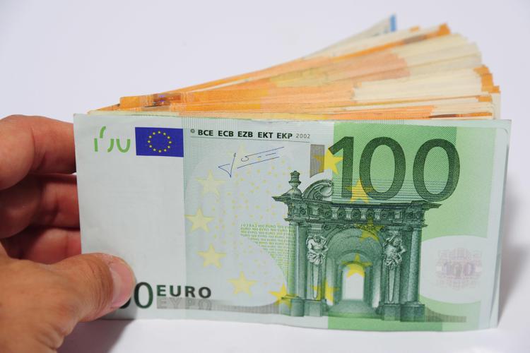 Banconota da 100 euro - FOTOGRAMMA