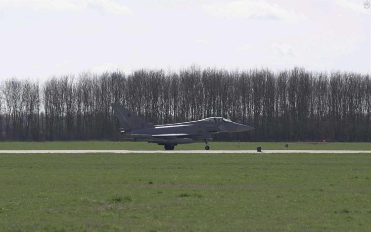 Caccia italiani intercettano aereo russo in volo sul Baltico