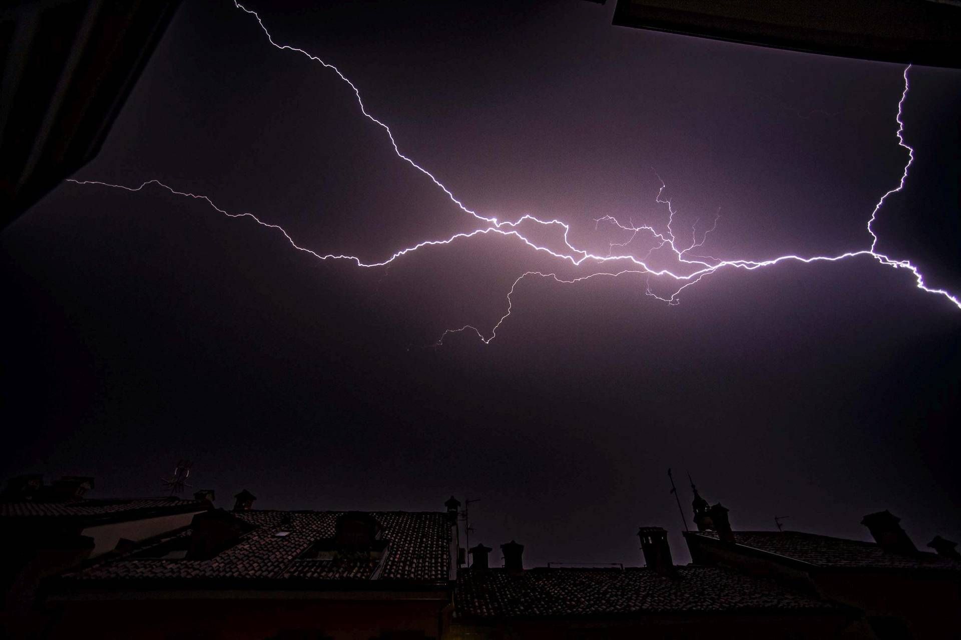 Maltempo su Cogne - 90 mm di pioggia in sei ore: esondati torrenti
