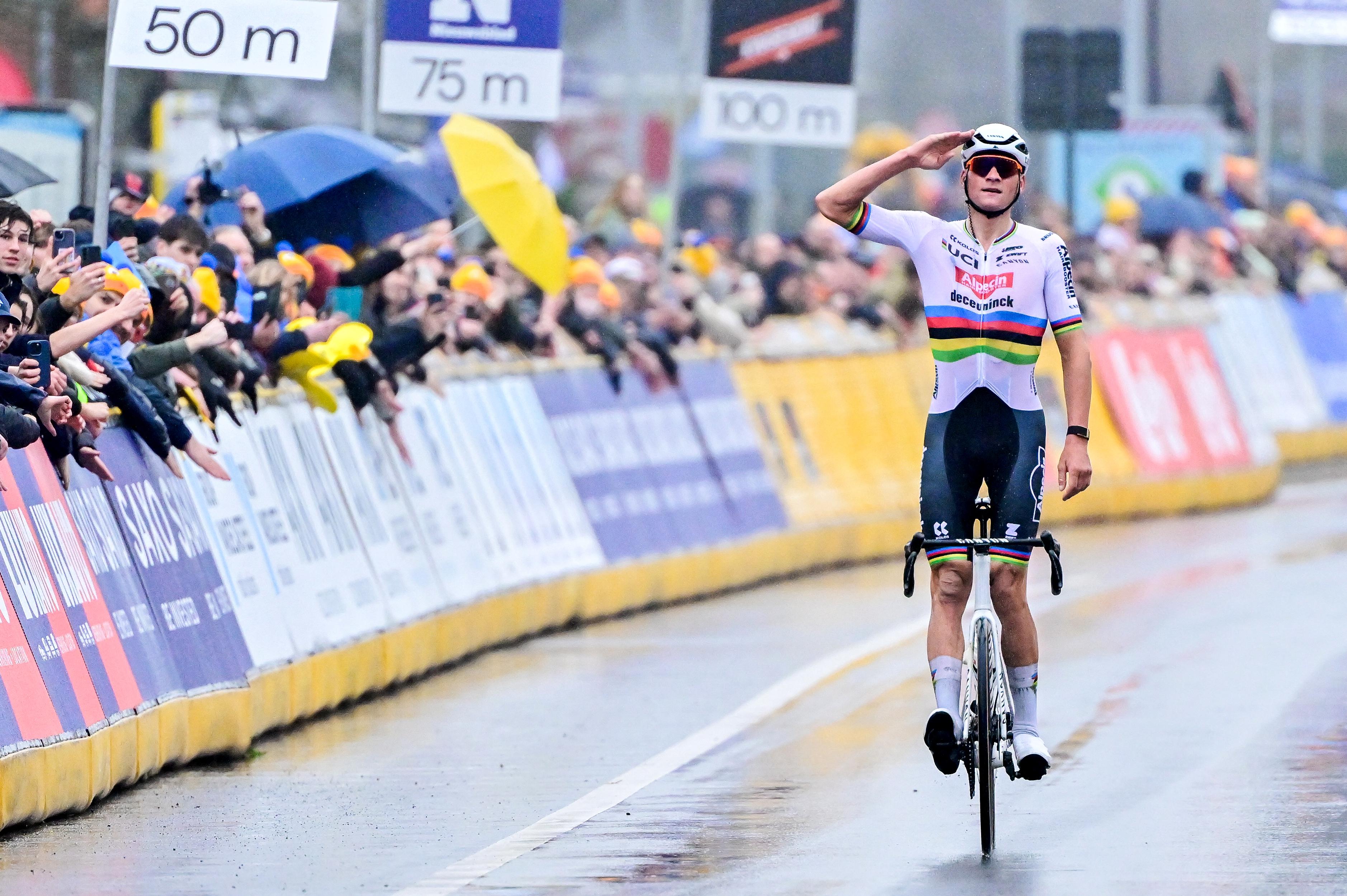 Tour of Flanders 2024, Van der Poel signs the hat trick: Mozzato second