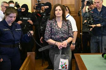 Ilaria Salis ai domiciliari, da cauzione e braccialetto elettronico: ecco tutti i vinco