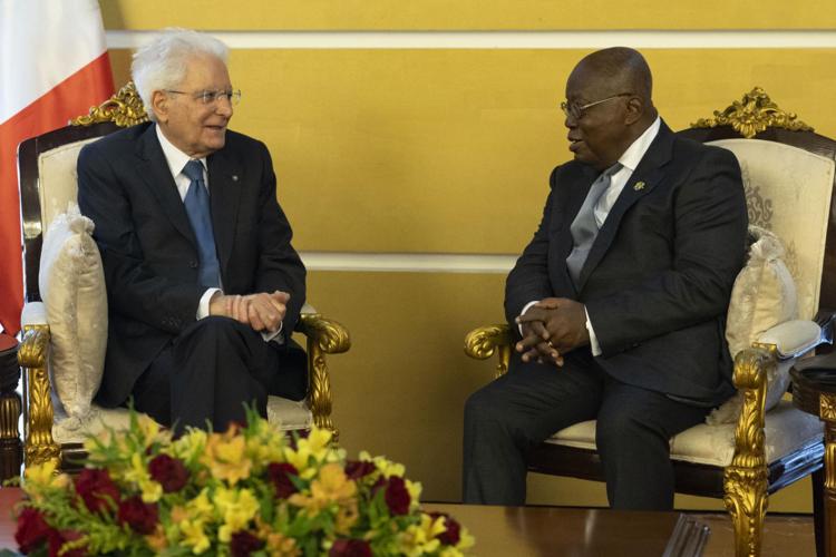 Italy's president Sergio Mattarella (L) with his Ghanaian  counterpart Nana Addo Dankwa Akufo-Addo (R)