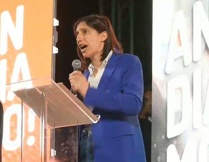 “Bari'de sağ, sağa yardım eder”