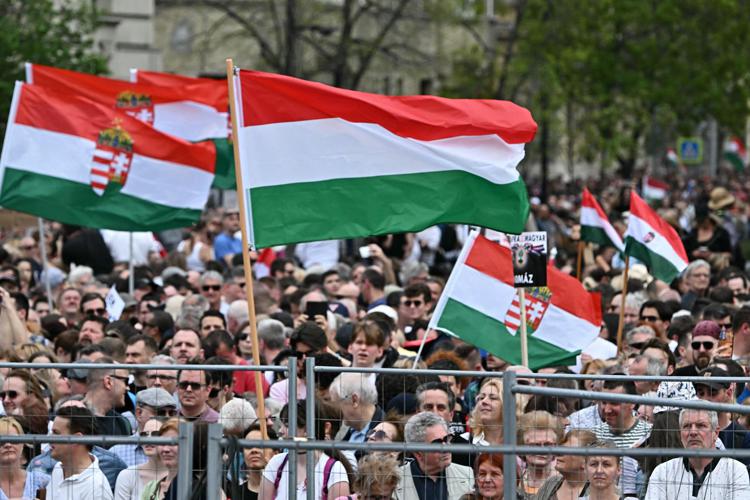 Manifestazione contro il governo ungherese a Budapest (Afp)