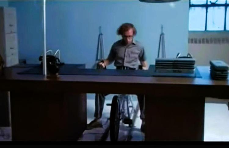 Il 'dirigen-ginnico' dal film 'Il dittatore dello stato libero di Bananas' di Woody Allen