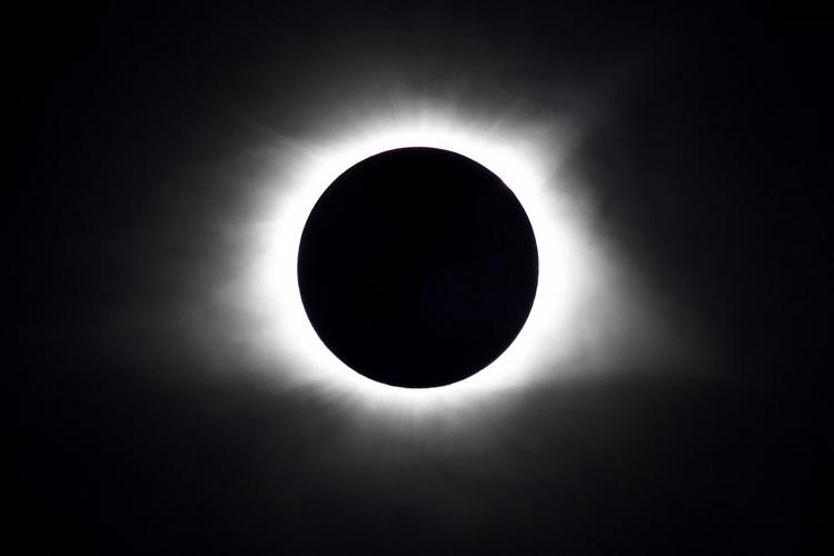 Eclissi solare totale - (Fotogramma)