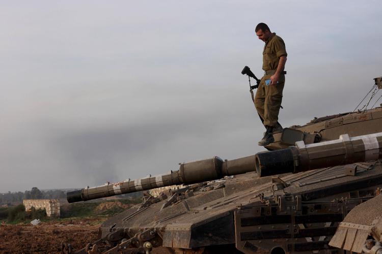 Soldati israeliani a Gaza - (Fotogramma)