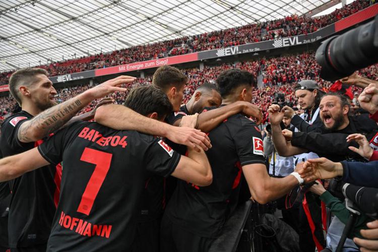 Il Leverkusen festeggia