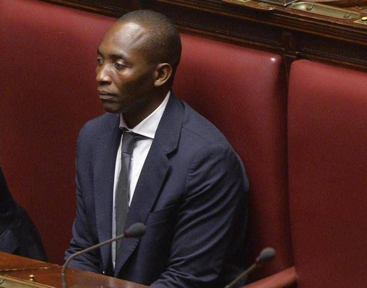 "Fine Ramadan festa anche in Italia": ecco la proposta di legge di Soumahoro "Fine Ramadan festa anche in Italia": ecco la proposta di legge di Soumahoro