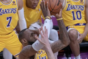 Nba, Lakers vincono su campo New Orleans Pelicans e si qualificano ai playo