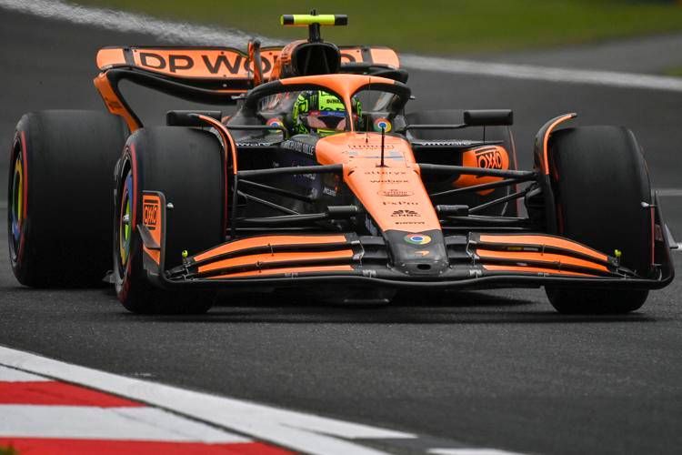 Lando Norris sulla McLaren - (Afp)