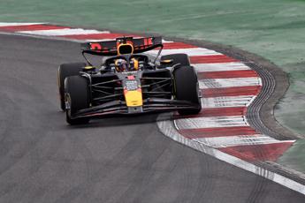 Gp Cina, Verstappen domina la Sprint: Leclerc quar