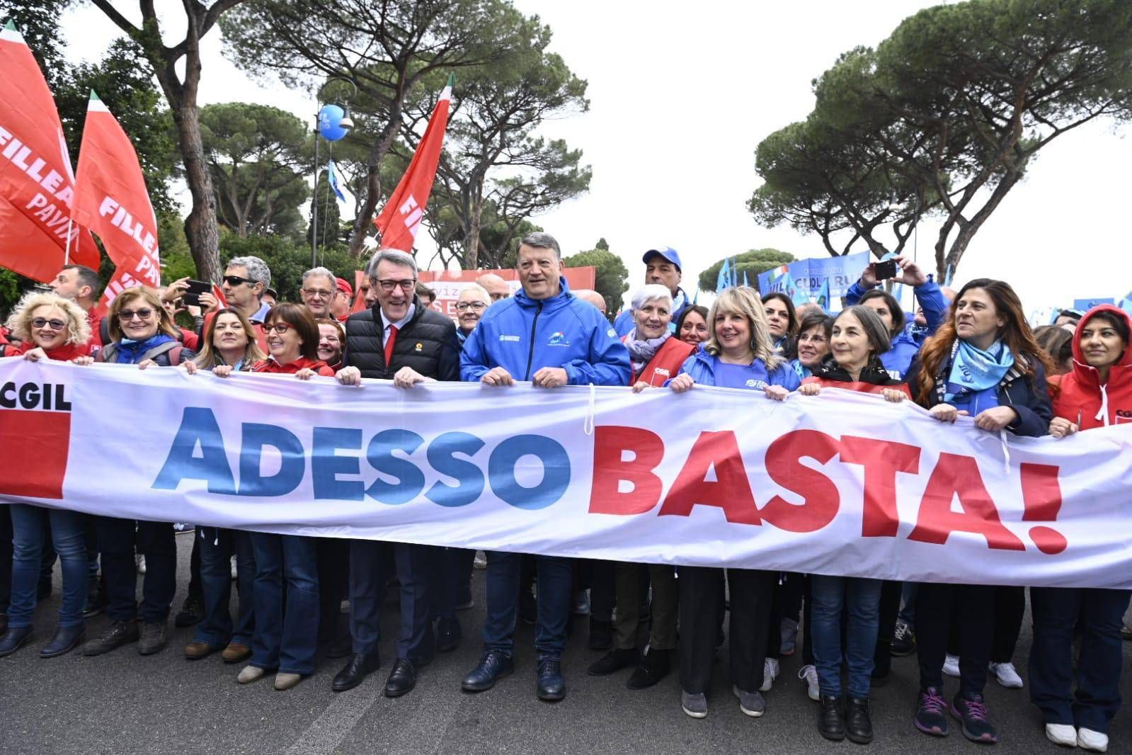 CGIL ve UIL 50.000'den fazla göstericiyi sokaklara çıkardı