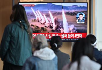 Corea del Nord simula contrattacco nucleare: 