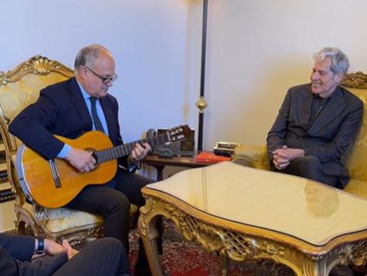 Il sindaco di Roma Roberto Gualtieri e Claudio Baglioni