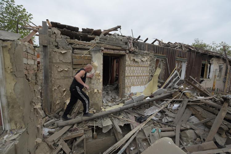 Ucraina, Kiev: "Respinti 55 attacchi nel Donetsk". Tre giornalisti arrestati in Russia