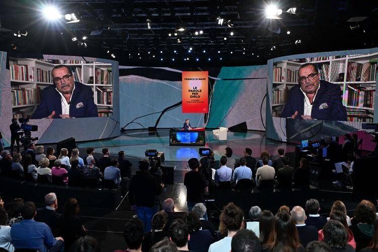 Franco Di Mare e la malattia, Sergio e Rossi: "Appresa solo ieri drammatica vicenda" Franco Di Mare e la malattia, Sergio e Rossi: "Appresa solo ieri drammatica vicenda"