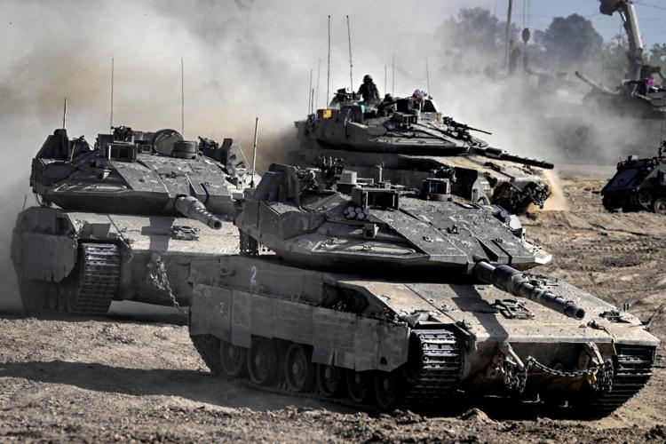 Tank israeliani al confine con Gaza - (Afp)