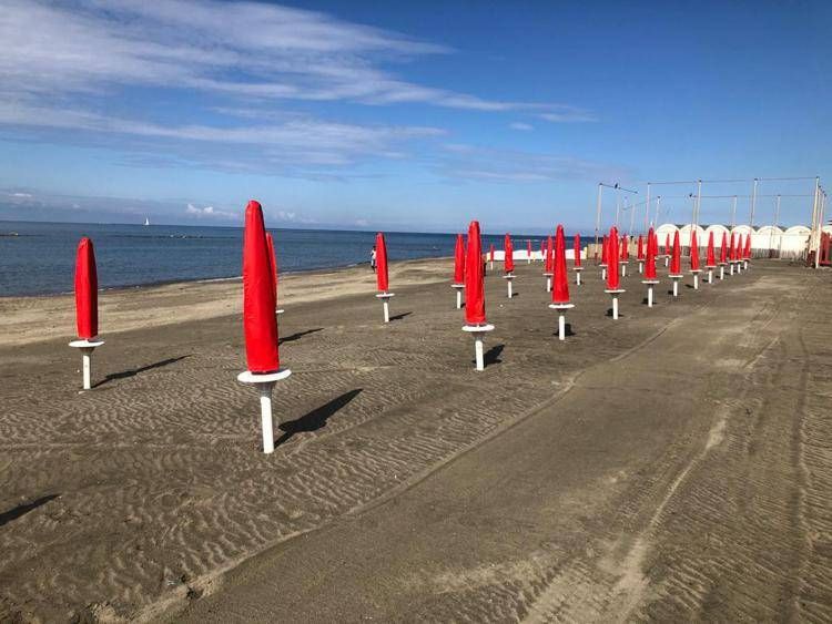 Ostia, polemiche per chioschi 